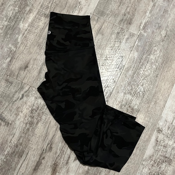 Lululemon Align High-Rise Pant 25” in Camo ❤️😊 - Picture 1 of 5
